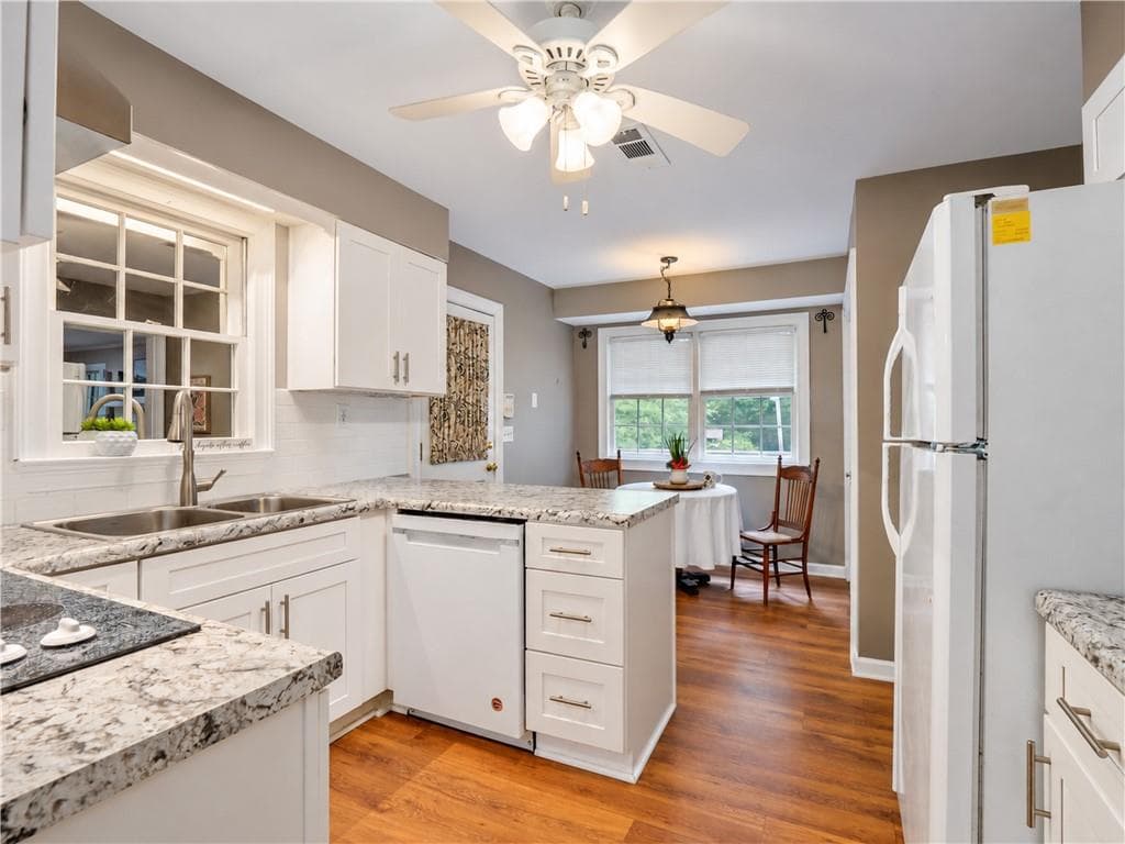 3 bedroom, 2 bathroom, 1,690 sq ft single family residence for sale at 412 Ben Avenue, Lilburn, GA 30047 — photo 9