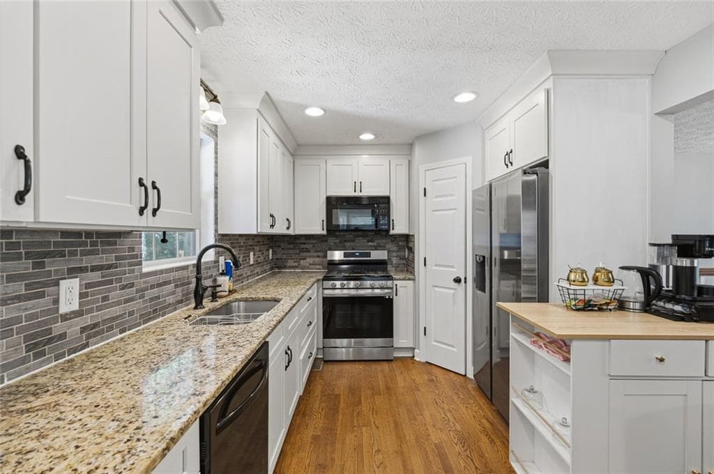4 bedroom, 2 bathroom, 1,884 sq ft single family residence for sale at 1590 Kimberly Place, Canton, GA 30114 — photo 6