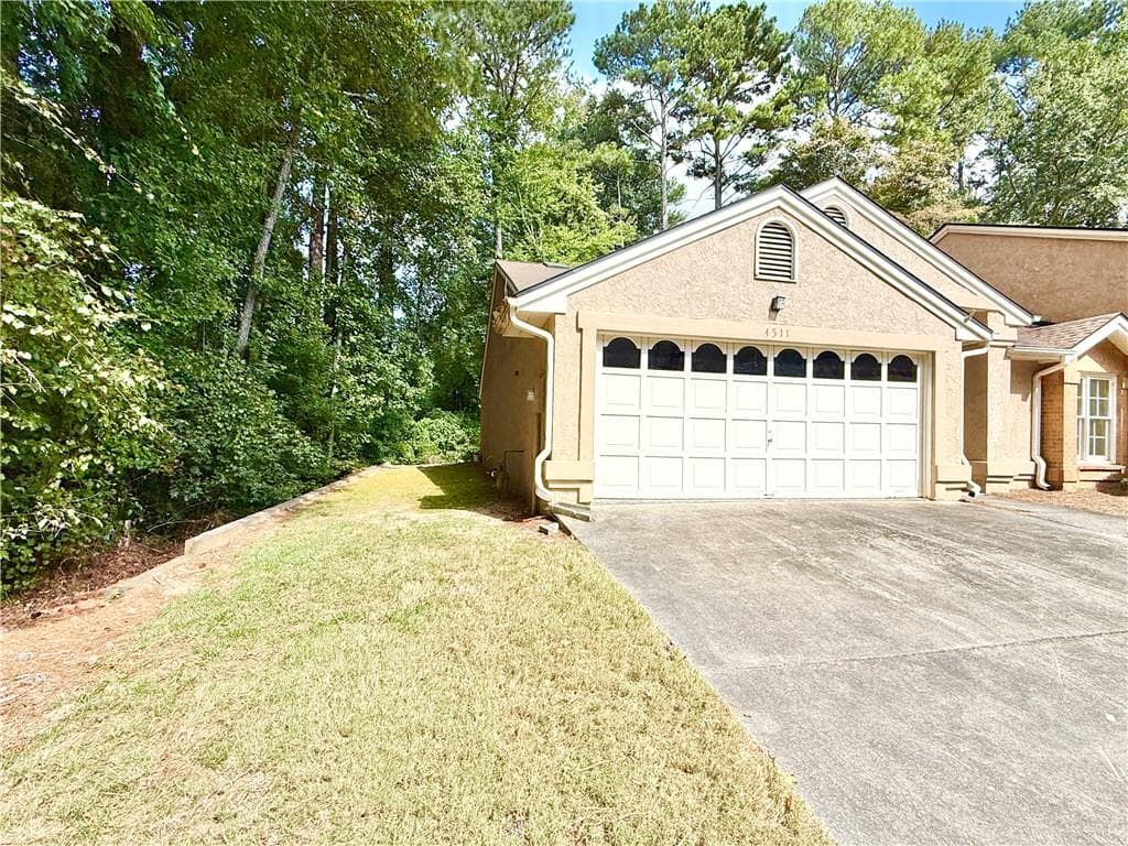 2 bedroom, 2 bathroom, 1,523 sq ft townhouse for sale at 4511 Gideons Trace, Union City, GA 30291 — photo 2