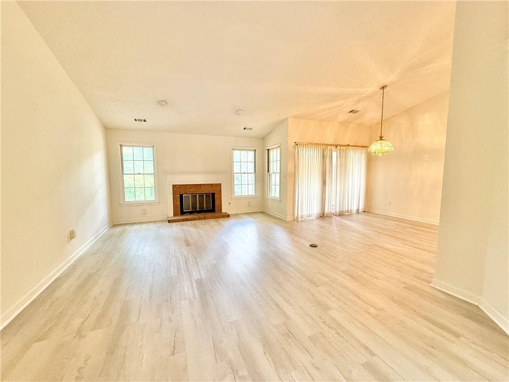 2 bedroom, 2 bathroom, 1,523 sq ft townhouse for sale at 4511 Gideons Trace, Union City, GA 30291 — photo 6