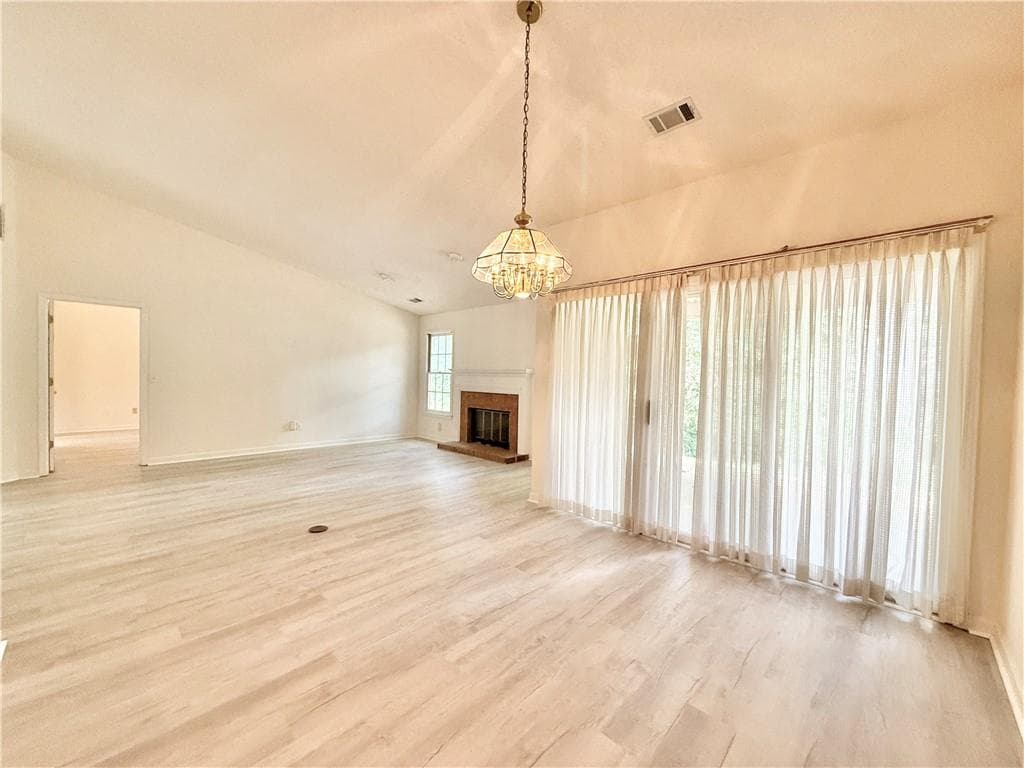 2 bedroom, 2 bathroom, 1,523 sq ft townhouse for sale at 4511 Gideons Trace, Union City, GA 30291 — photo 7