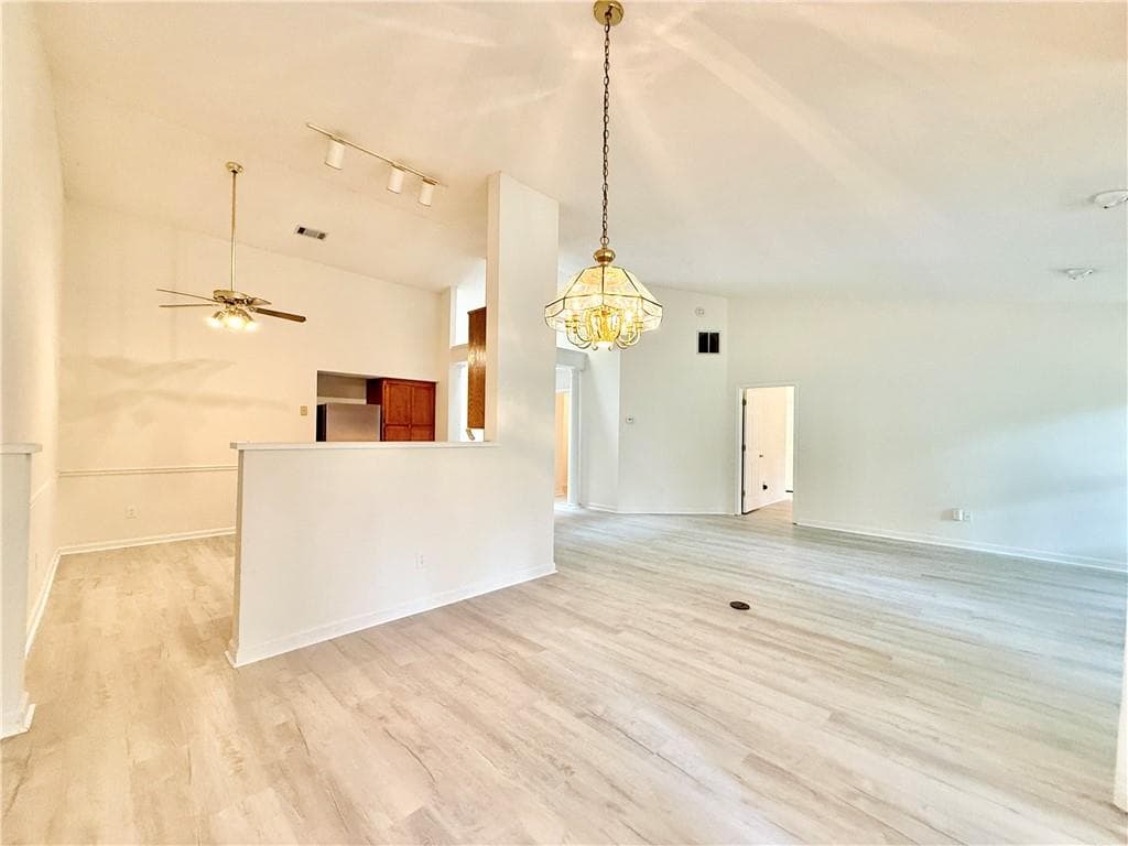 2 bedroom, 2 bathroom, 1,523 sq ft townhouse for sale at 4511 Gideons Trace, Union City, GA 30291 — photo 8