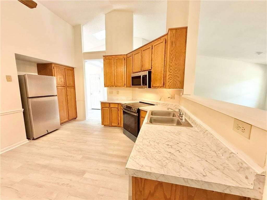 2 bedroom, 2 bathroom, 1,523 sq ft townhouse for sale at 4511 Gideons Trace, Union City, GA 30291 — photo 10