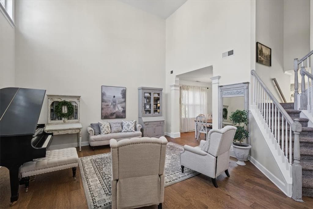 5 bedroom, 3 bathroom, 3,079 sq ft single family residence for sale at 211 Woodview Lane, Woodstock, GA 30188 — photo 8