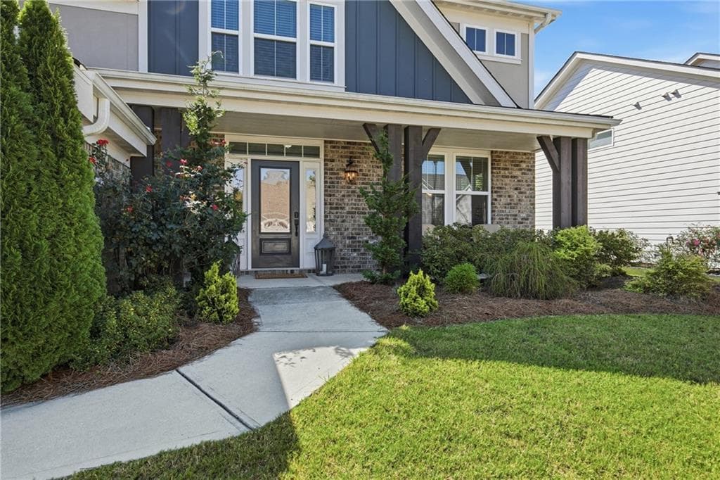 5 bedroom, 5 bathroom, 3,147 sq ft single family residence for sale at 147 Michigan Circle, Hoschton, GA 30548 — photo 4
