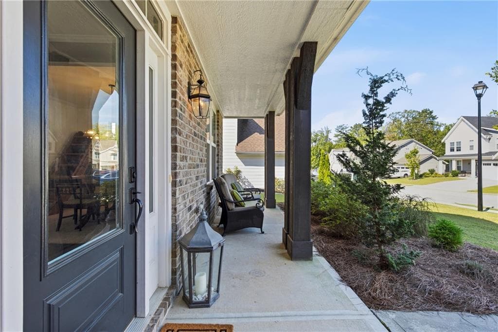 5 bedroom, 5 bathroom, 3,147 sq ft single family residence for sale at 147 Michigan Circle, Hoschton, GA 30548 — photo 6