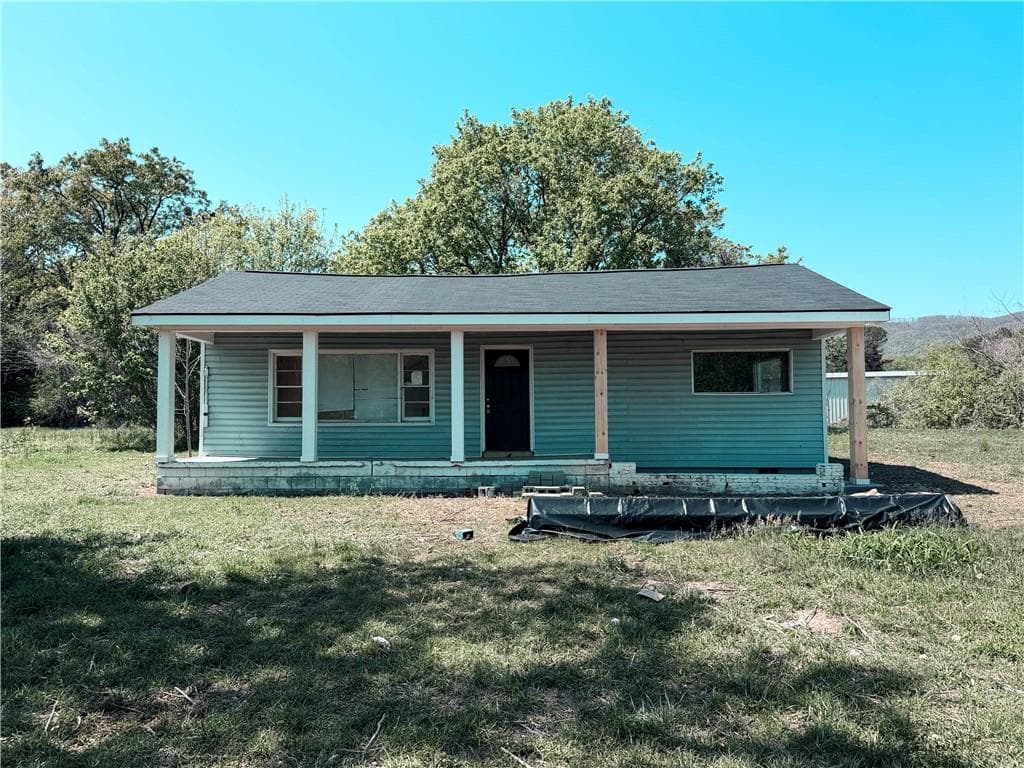 3 bedroom, 1 bathroom, 1,450 sq ft home for sale at 13238 Highway 193, Chickamauga, GA