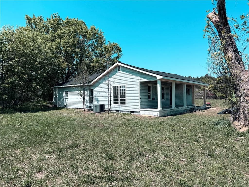 3 bedroom, 1 bathroom, 1,450 sq ft single family residence for sale at 13238 Highway 193, Chickamauga, GA 30707 — photo 3