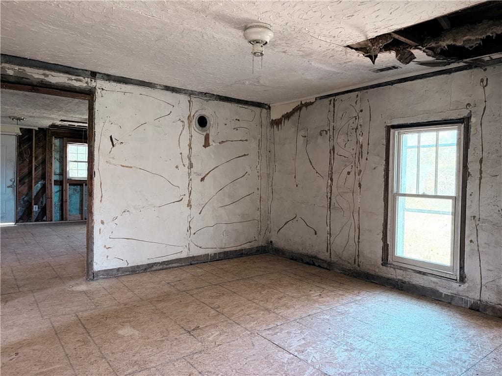 3 bedroom, 1 bathroom, 1,450 sq ft single family residence for sale at 13238 Highway 193, Chickamauga, GA 30707 — photo 5