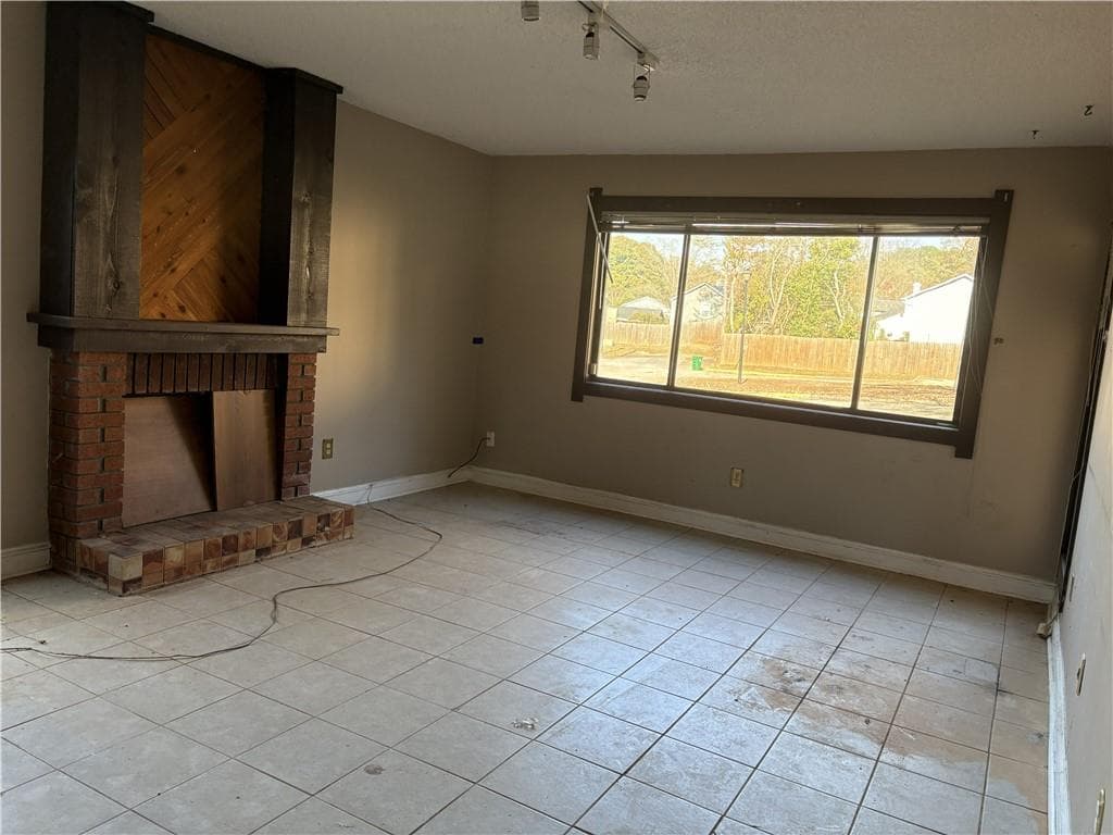 2 bedroom, 2 bathroom, 1,590 sq ft condominium for sale at 1121 Village Main Street, Stone Mountain, GA 30088 — photo 7