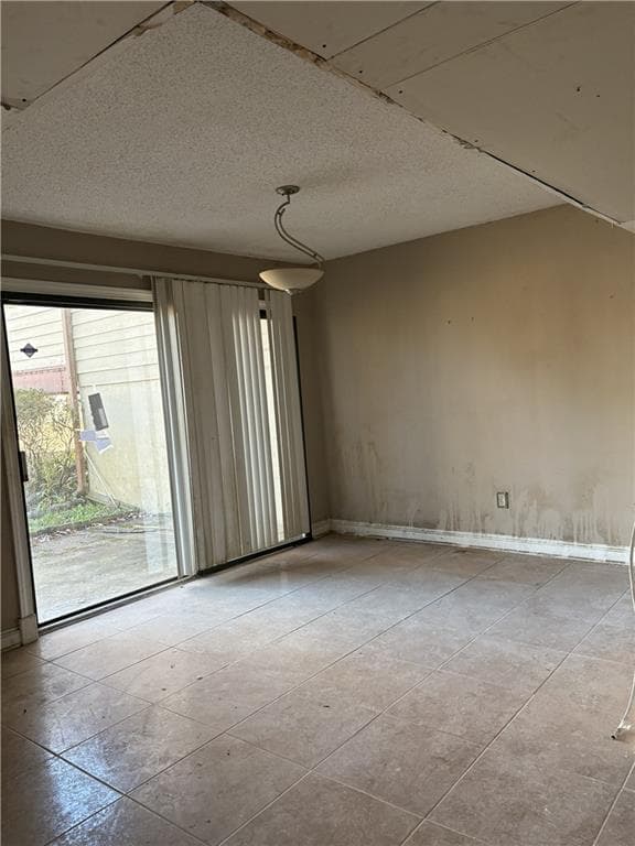 2 bedroom, 2 bathroom, 1,590 sq ft condominium for sale at 1121 Village Main Street, Stone Mountain, GA 30088 — photo 9