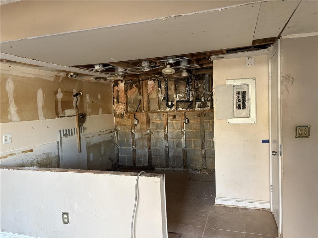 2 bedroom, 2 bathroom, 1,590 sq ft condominium for sale at 1121 Village Main Street, Stone Mountain, GA 30088 — photo 10