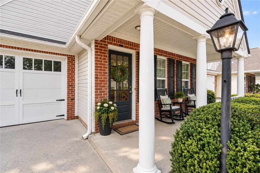 3 bedroom, 2 bathroom, 1,357 sq ft single family residence for sale at 2525 Gateview Court, Cumming, GA 30040 — photo 2