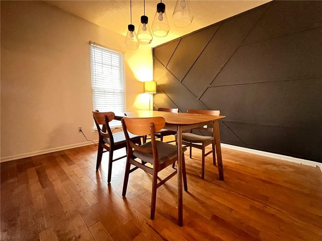 3 bedroom, 2 bathroom, 1,408 sq ft single family residence for sale at 265 Barrington Drive, Roswell, GA 30076 — photo 2