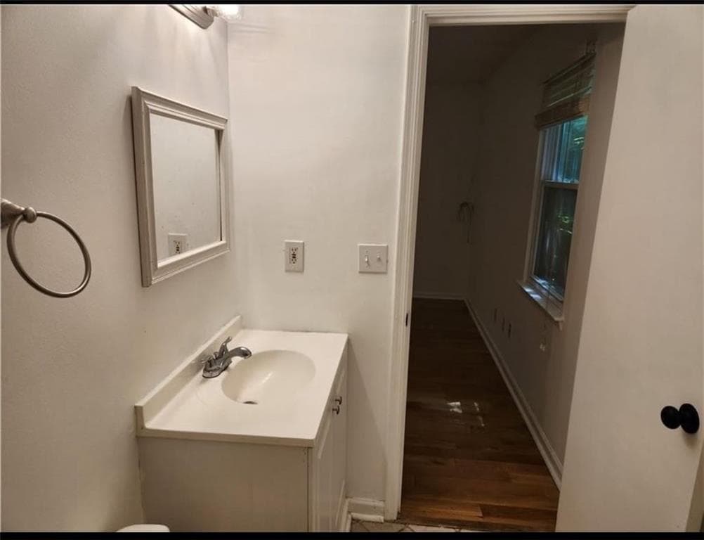 3 bedroom, 2 bathroom, 1,408 sq ft single family residence for sale at 265 Barrington Drive, Roswell, GA 30076 — photo 6