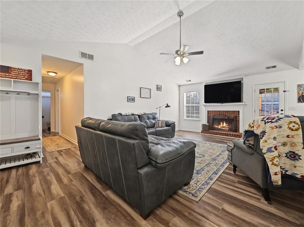4 bedroom, 2 bathroom, 1,877 sq ft single family residence for sale at 2705 Abbotts Glen Place, Acworth, GA 30101 — photo 8
