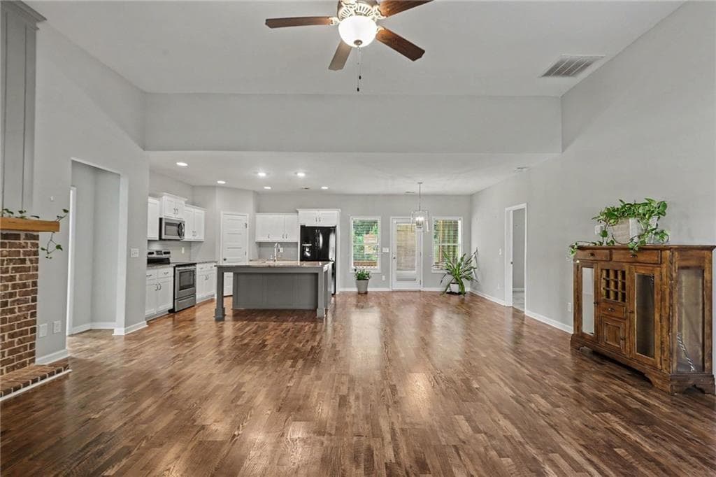 4 bedroom, 2 bathroom, 2,291 sq ft single family residence for sale at 119 Springwood Drive, Carrollton, GA 30117 — photo 10