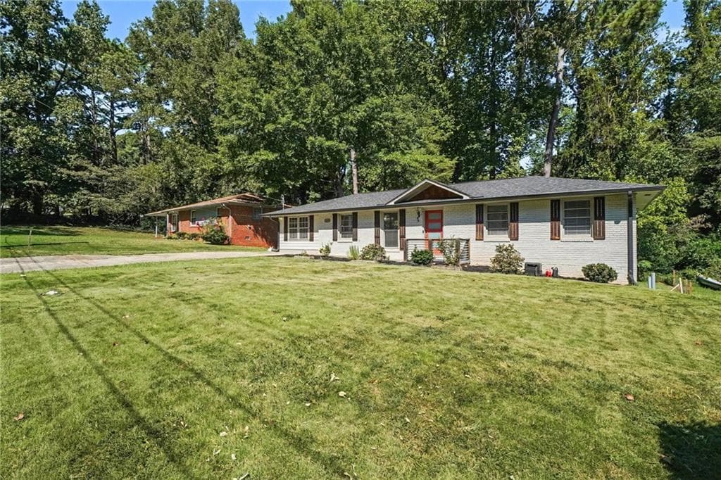 3 bedroom, 2 bathroom, 1,415 sq ft single family residence for sale at 2030 Barberrie Lane, Decatur, GA 30032 — photo 3
