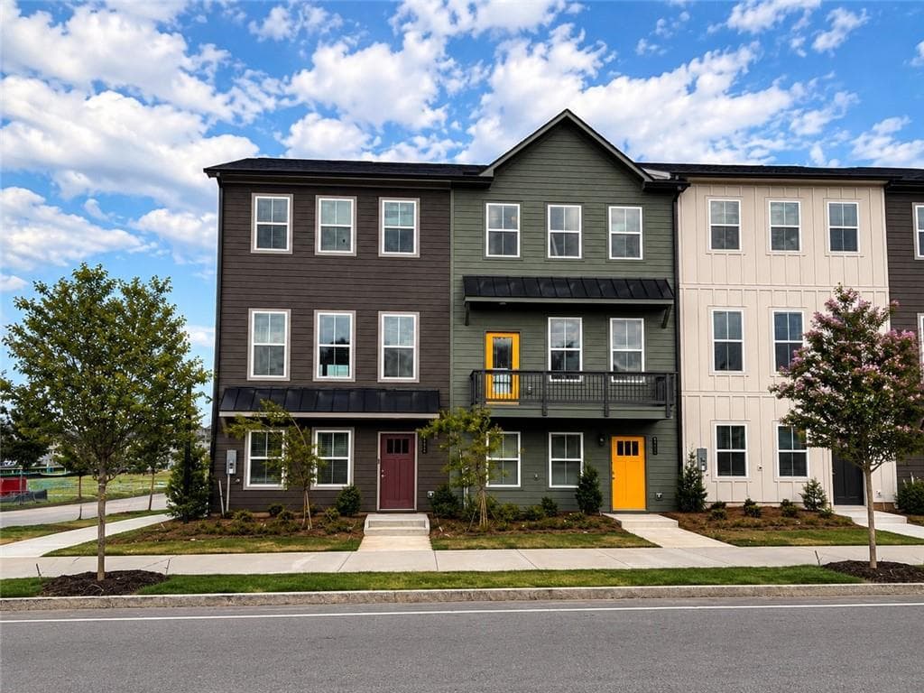 3 bedroom, 3 bathroom, 1,382 sq ft townhouse for sale at 1123 Hodgepodge Way Lot 12, Atlanta, GA 30316