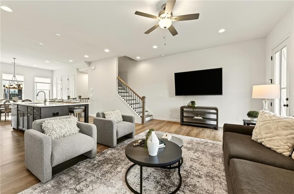 3 bedroom, 4 bathroom, 2,025 sq ft townhouse for sale at 132 Harlow Circle, Roswell, GA 30076 — photo 4