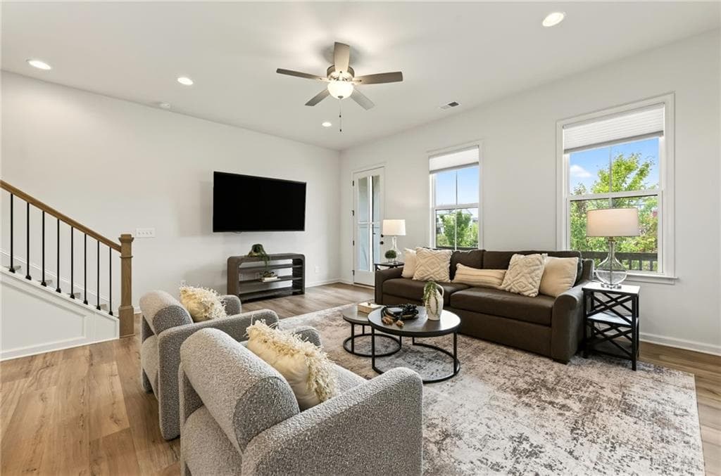 3 bedroom, 4 bathroom, 2,025 sq ft townhouse for sale at 132 Harlow Circle, Roswell, GA 30076 — photo 5