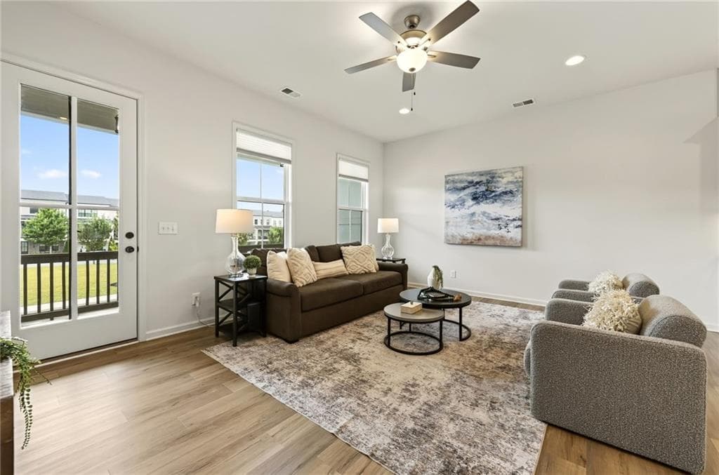 3 bedroom, 4 bathroom, 2,025 sq ft townhouse for sale at 132 Harlow Circle, Roswell, GA 30076 — photo 6
