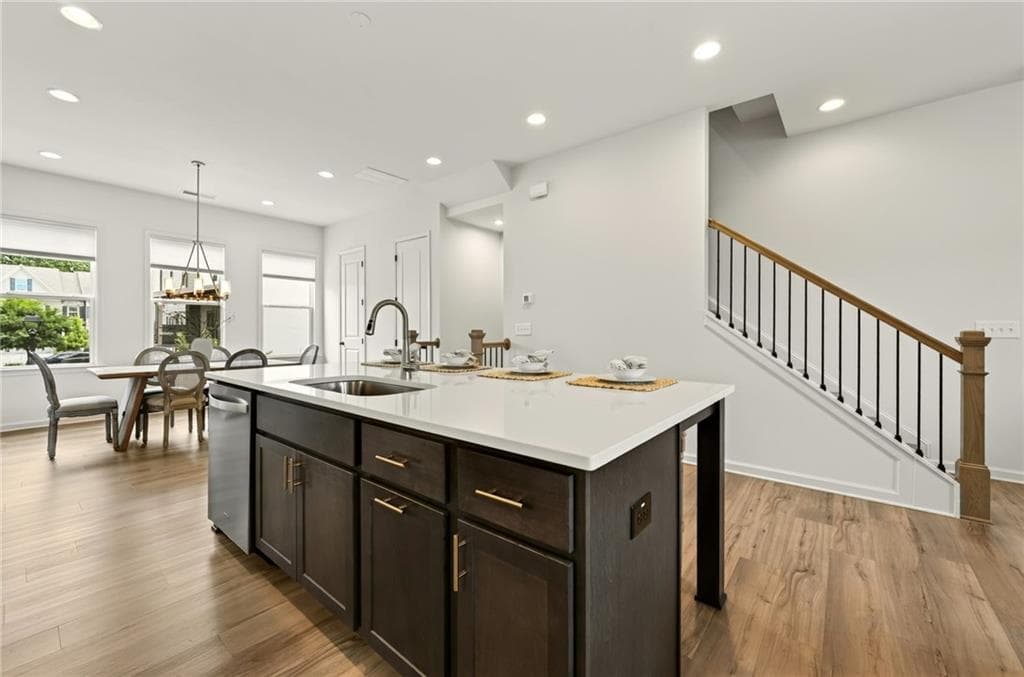 3 bedroom, 4 bathroom, 2,025 sq ft townhouse for sale at 132 Harlow Circle, Roswell, GA 30076 — photo 9