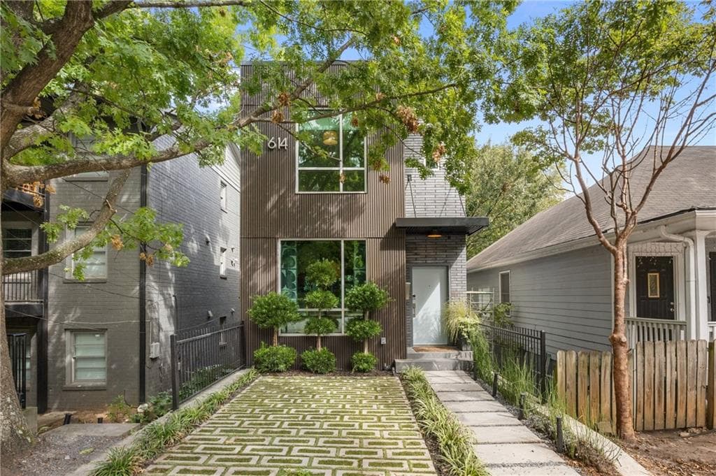 3 bedroom, 3 bathroom, 2,210 sq ft single family residence for sale at 614 Irwin Street, Atlanta, GA 30312 — photo 7