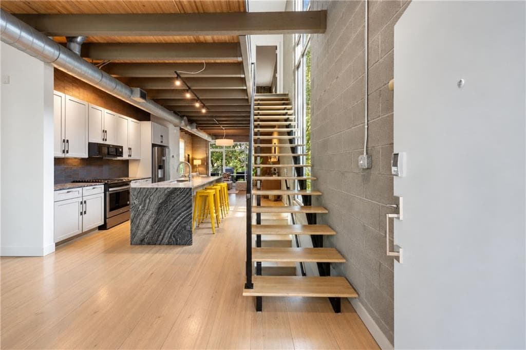 3 bedroom, 3 bathroom, 2,210 sq ft single family residence for sale at 614 Irwin Street, Atlanta, GA 30312 — photo 10