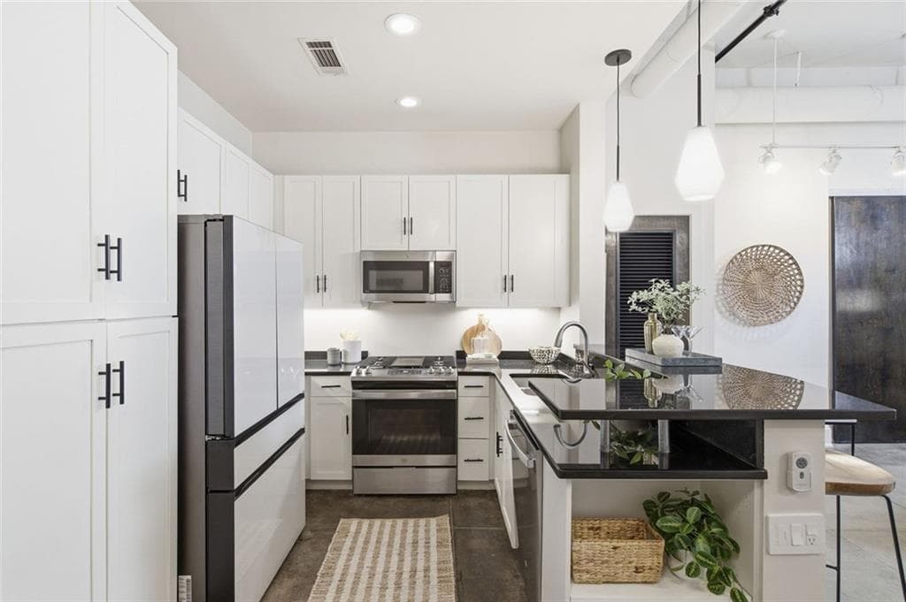 1 bedroom, 1 bathroom, 817 sq ft condominium for sale at 978 North Avenue 109, Atlanta, GA 30306 — photo 10
