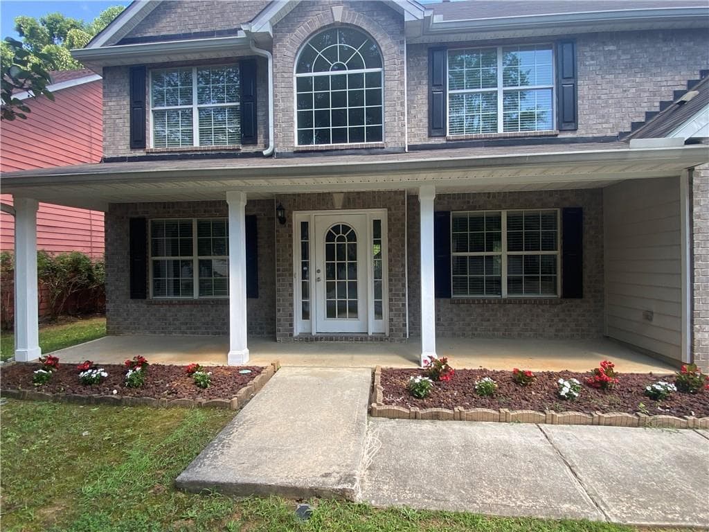 4 bedroom, 3 bathroom, 2,676 sq ft single family residence for sale at 2920 Chilhowee Drive, Atlanta, GA 30331 — photo 2