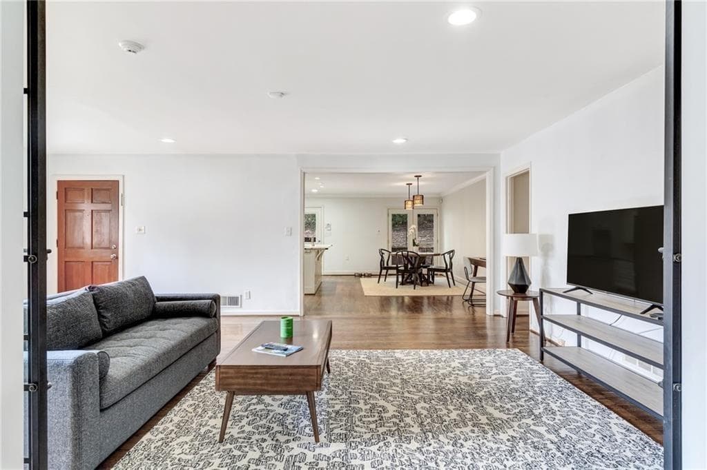 3 bedroom, 2 bathroom, 2,352 sq ft single family residence for rent at 155 Worth Drive, Atlanta, GA 30327 for $5,600 a month — photo 5