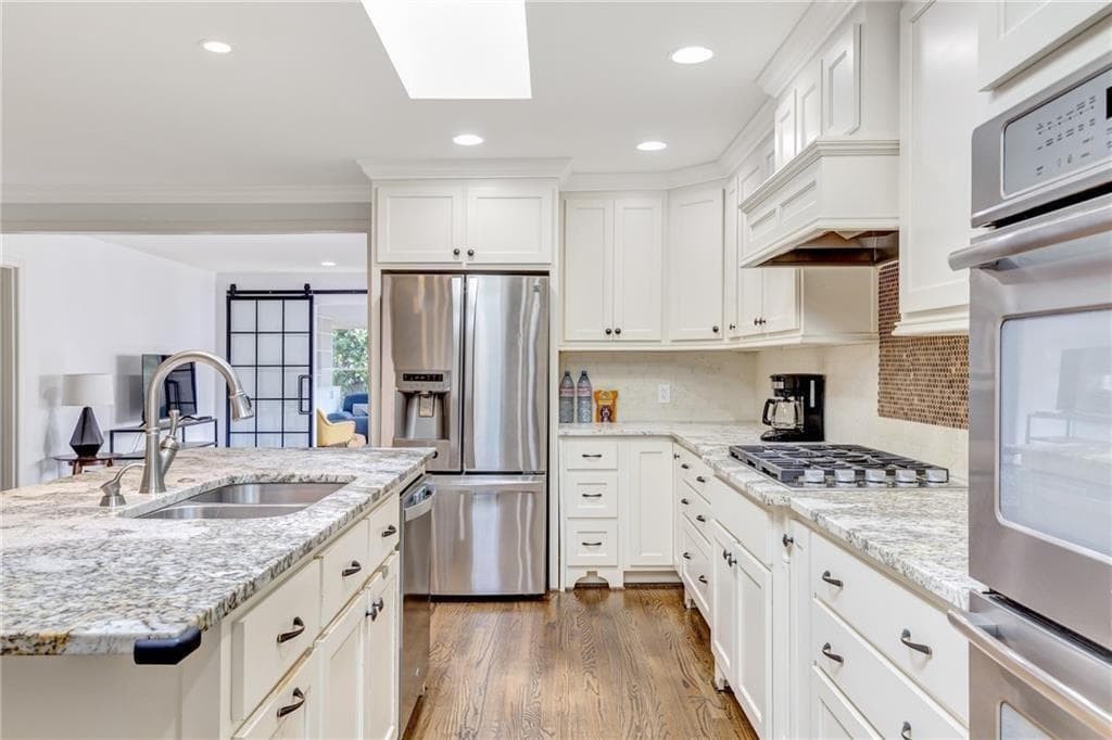3 bedroom, 2 bathroom, 2,352 sq ft single family residence for rent at 155 Worth Drive, Atlanta, GA 30327 for $5,600 a month — photo 9