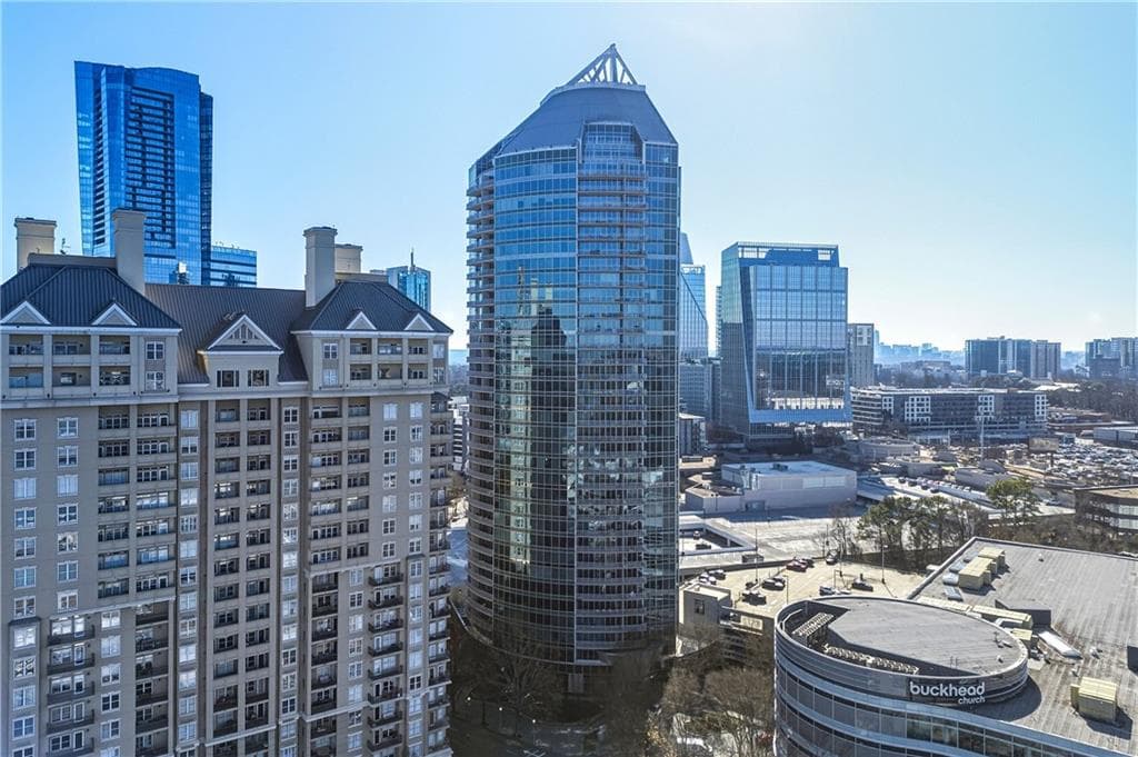 1 bedroom, 1 bathroom, 800 sq ft home for sale at 3338 Peachtree Road 505, Atlanta, GA