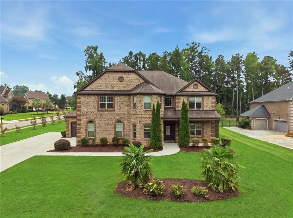4 bedroom, 4 bathroom, 4,902 sq ft single family residence for sale at 2801 Karras Cove, Hampton, GA 30228 — photo 3
