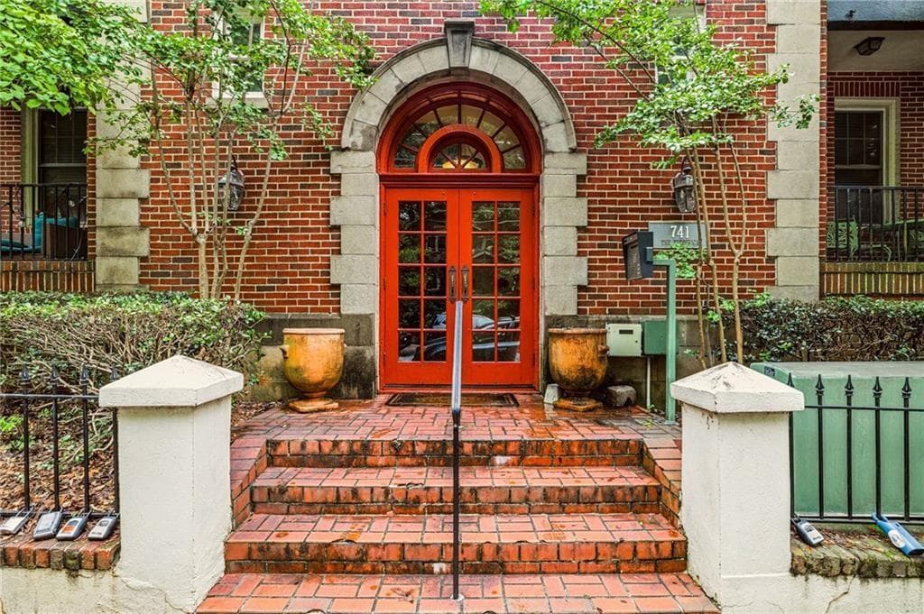 1 bedroom, 1 bathroom, 479 sq ft home for sale at 741 Frederica Street 23, Atlanta, GA