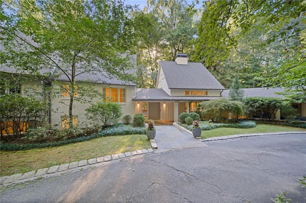 5 bedroom, 5 bathroom, 5,438 sq ft single family residence for sale at 695 W Conway Drive, Atlanta, GA 30327