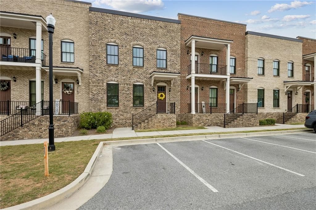 4 bedroom, 4 bathroom, 2,666 sq ft townhouse for sale at 2155 Rail Yard Avenue, Grayson, GA 30017 — photo 2