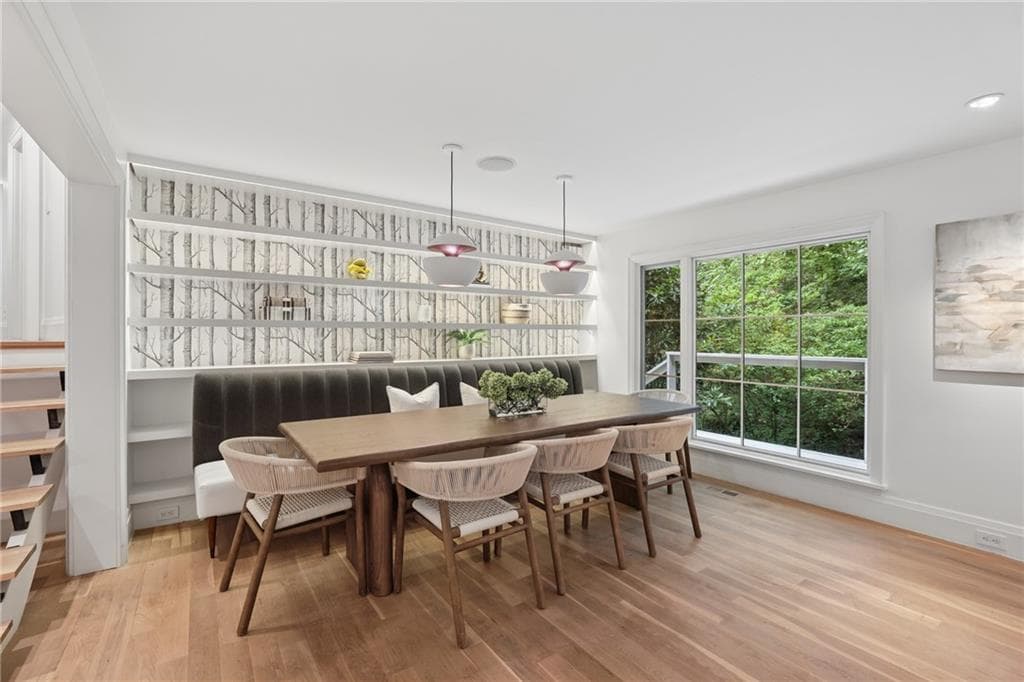 5 bedroom, 5 bathroom, 5,438 sq ft single family residence for sale at 695 W Conway Drive, Atlanta, GA 30327 — photo 7