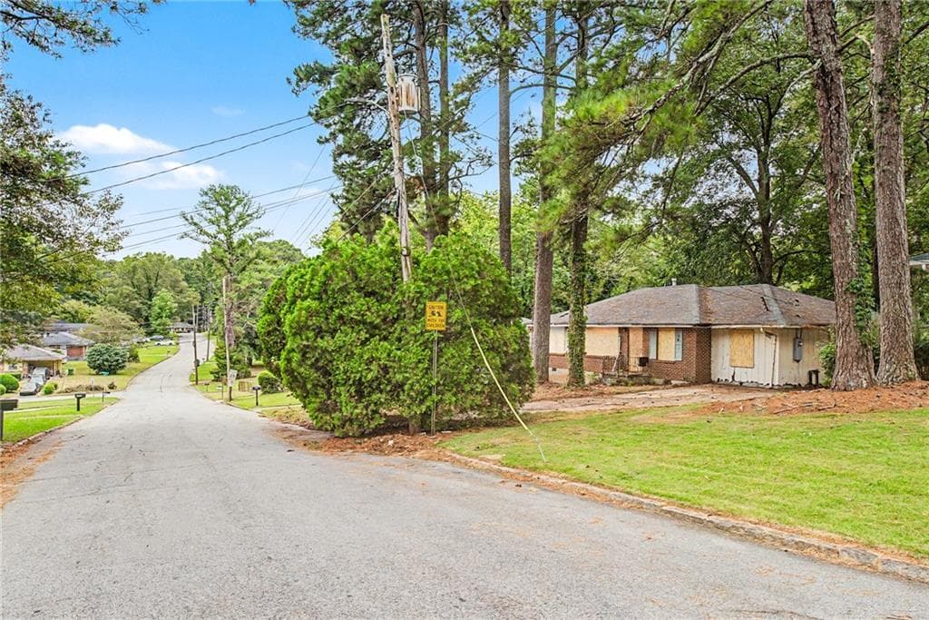3 bedroom, 1 bathroom, 1,344 sq ft single family residence for sale at 2411 Baywood Drive, Atlanta, GA 30315 — photo 9