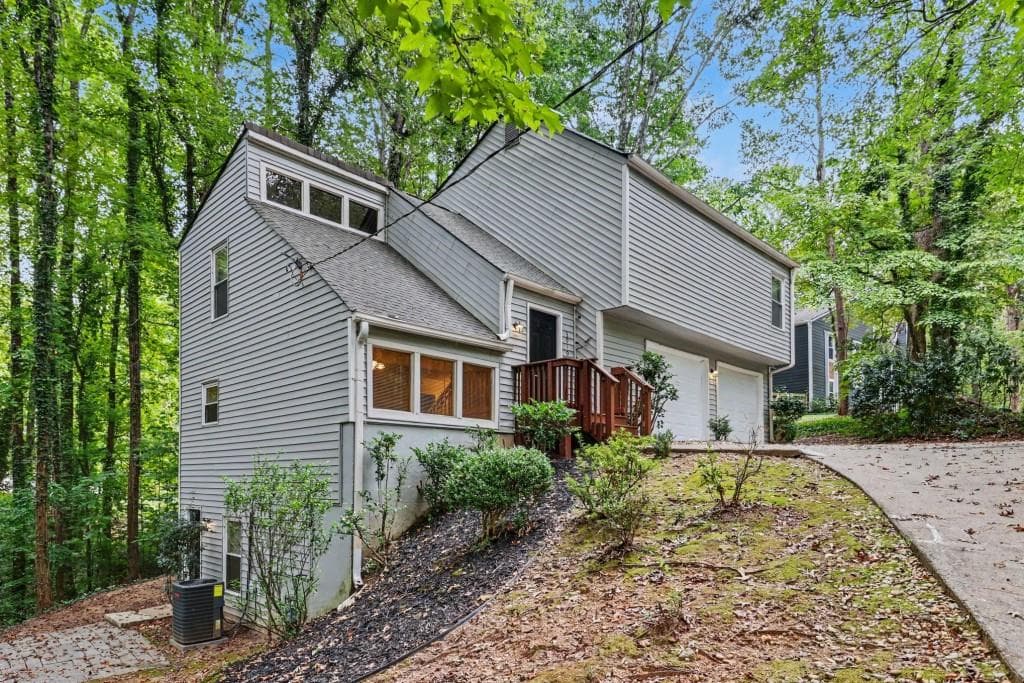 3 bedroom, 2 bathroom, 1,899 sq ft single family residence for sale at 3910 Rock Mill Parkway, Marietta, GA 30062 — photo 2