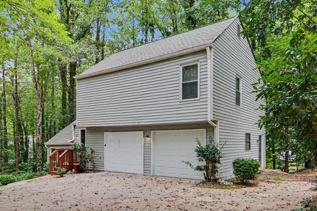 3 bedroom, 2 bathroom, 1,899 sq ft single family residence for sale at 3910 Rock Mill Parkway, Marietta, GA 30062 — photo 3