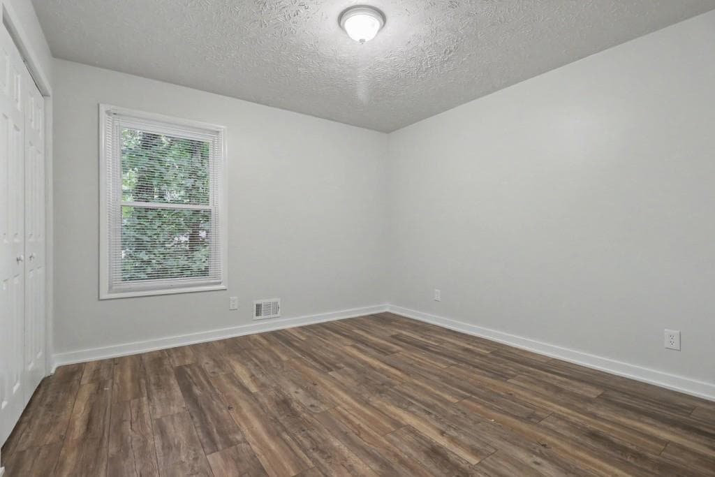 3 bedroom, 2 bathroom, 1,899 sq ft single family residence for sale at 3910 Rock Mill Parkway, Marietta, GA 30062 — photo 10
