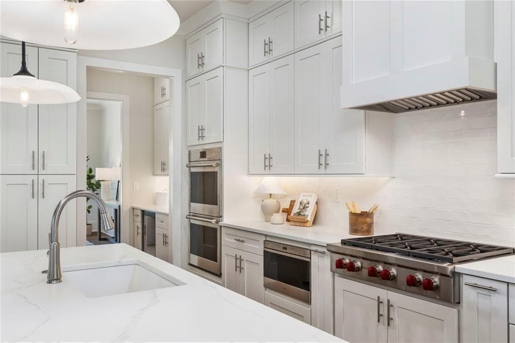 6 bedroom, 6 bathroom, 4,730 sq ft single family residence for sale at 1959 Highgrove Court, Atlanta, GA 30345 — photo 5