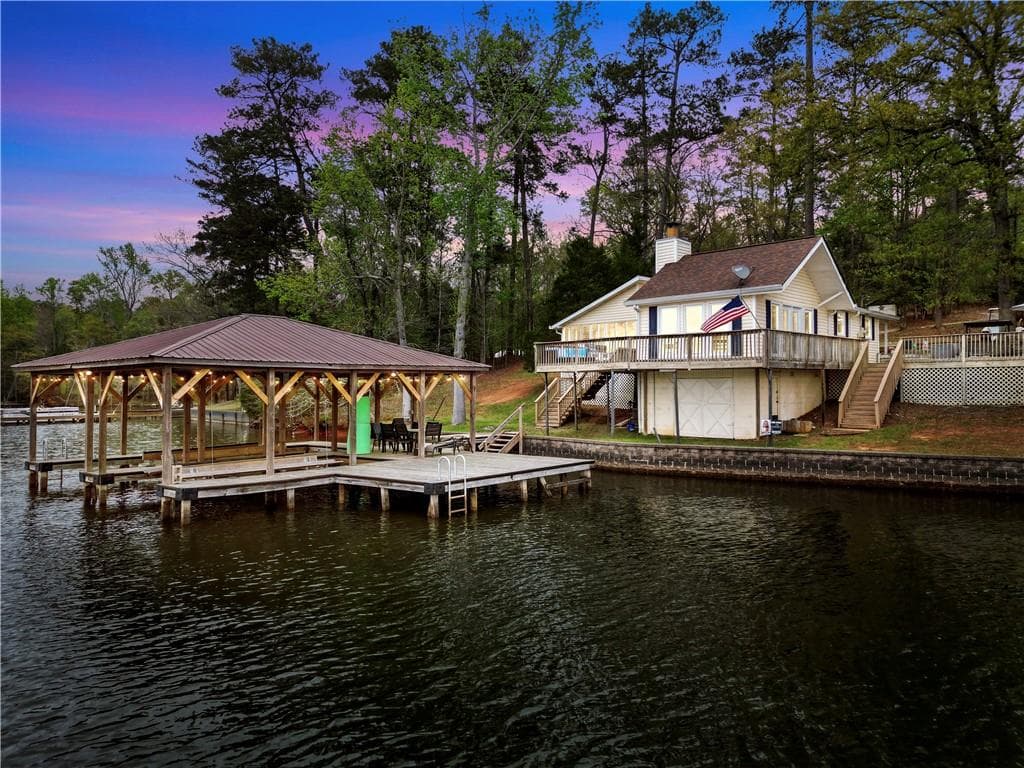2 bedroom, 2 bathroom, 1,278 sq ft single family residence for sale at 216 Deep Water Road, Mansfield, GA 30055
