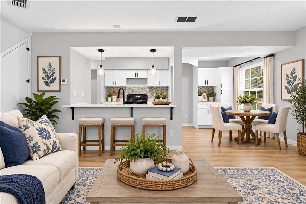 2 bedroom, 1 bathroom, 882 sq ft townhouse for sale at 1321 Surrey Lane, Marietta, GA 30008 — photo 9