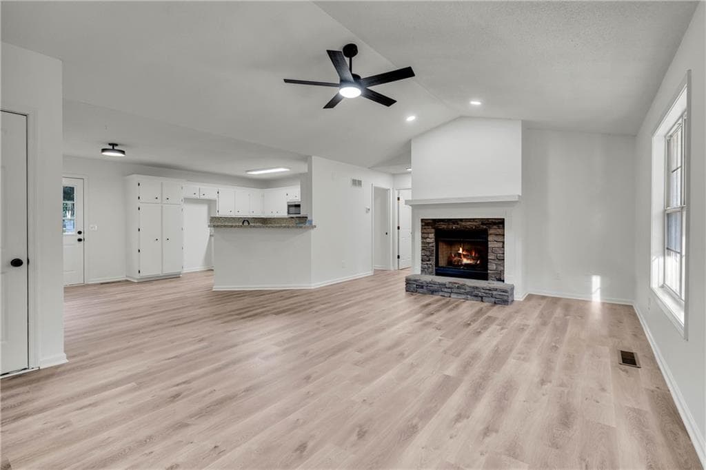 4 bedroom, 3 bathroom, 2,052 sq ft single family residence for sale at 284 Hobson Drive, Jasper, GA 30143 — photo 7