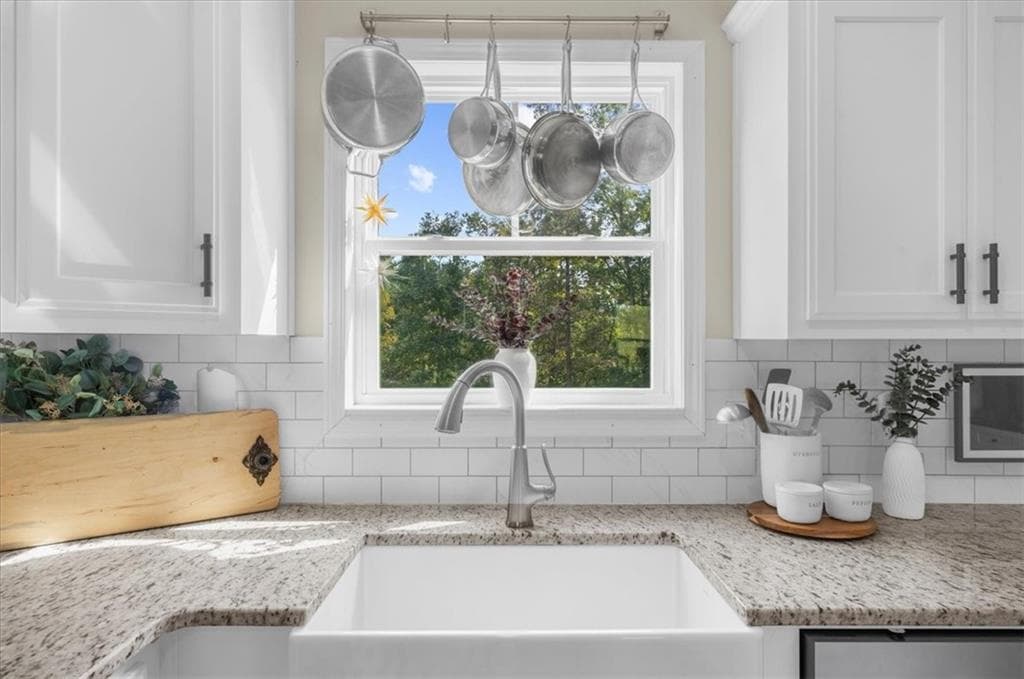 3 bedroom, 3 bathroom, 2,772 sq ft single family residence for sale at 430 Silas Road, Dahlonega, GA 30533 — photo 3