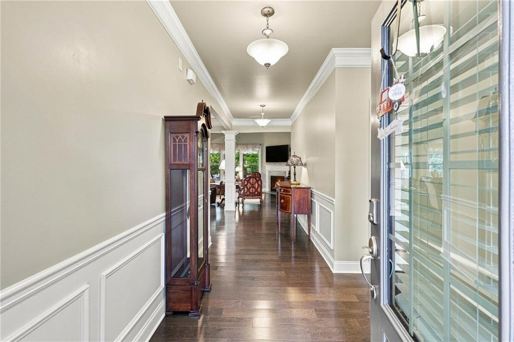 3 bedroom, 2 bathroom, 1,897 sq ft single family residence for sale at 5910 Stellata Circle, Cumming, GA 30028 — photo 4