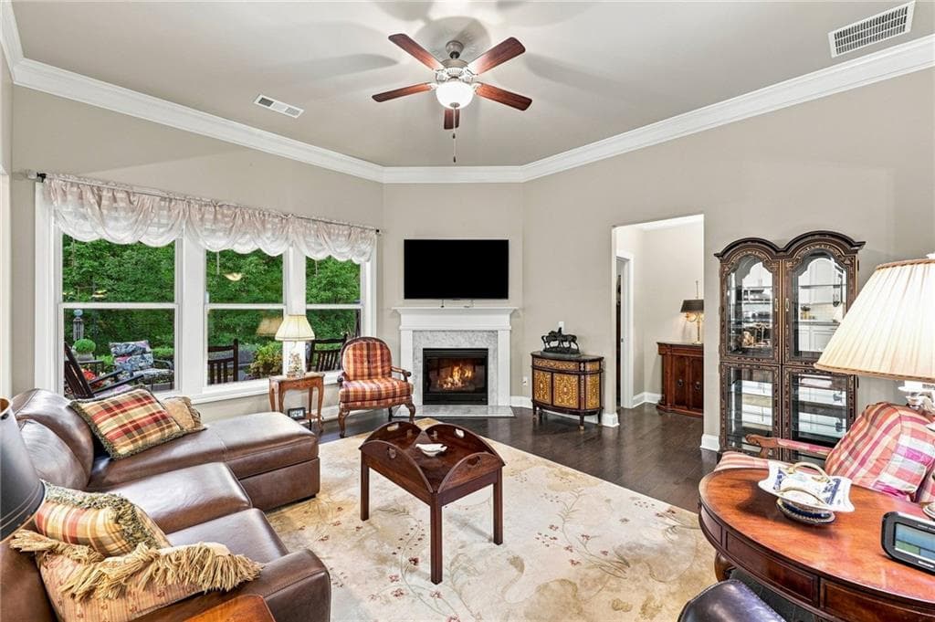 3 bedroom, 2 bathroom, 1,897 sq ft single family residence for sale at 5910 Stellata Circle, Cumming, GA 30028 — photo 6